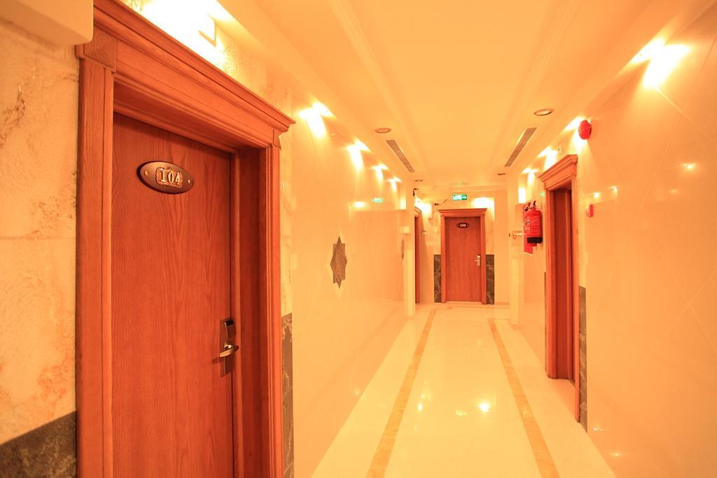 Lavande Suites Янбу Екстериор снимка