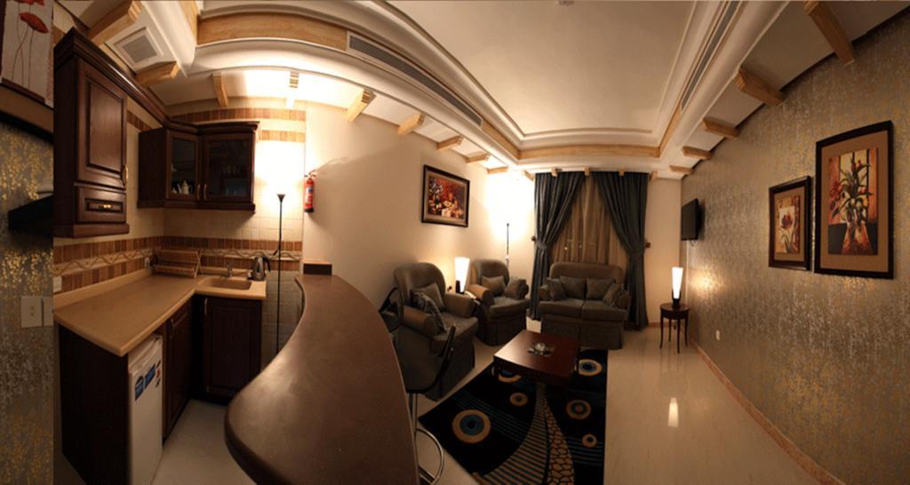 Lavande Suites Янбу Екстериор снимка